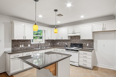 7332 Dixie Dr, Houston, TX 77087 - photo 3