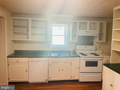 1395 Shepherd Grade Rd, Shepherdstown, WV 25443 - photo 6