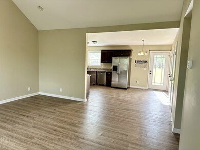 566 Skinner Flat Rd, Manchester, TN 37355 - photo 3