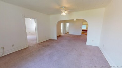 339 W Adams Ave, McAlester, OK 74501 - photo 2