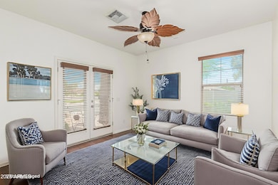 10-South-View-7048 - Living Room - Moder