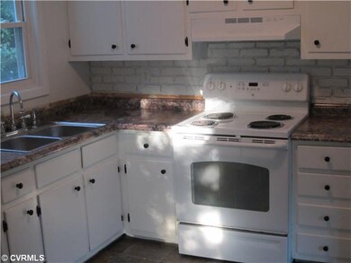 Kitchen - KITCHEN-SEE REMARKS IN LISTING.