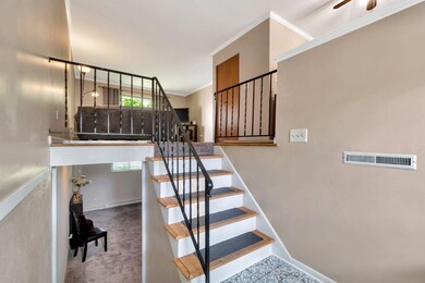 f8_200_Hermitage_Rd_005