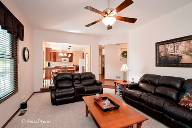 1475 Stonegate Rd, Algonquin, IL 60102 - photo 3