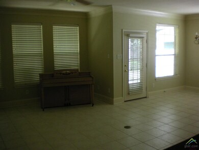 5614 Hollybrook Dr, Tyler, TX 75703 - photo 5