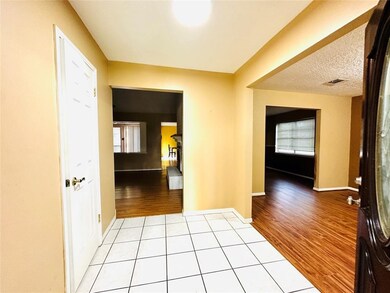 10102 Trade Winds Dr, Houston, TX 77086 - photo 2