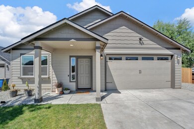1997 NW 8th St, Redmond, OR 97756 - photo 2