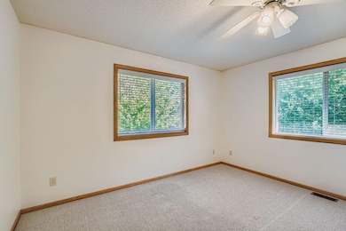 38125 Fieldstone Dr, North Branch, MN 55056 - photo 7