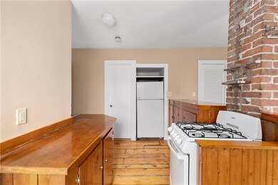 14 Brinley St unit 3, Newport, RI 02840 - photo 3