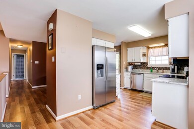 6317 Pitch Pine Ct, Sykesville, MD 21784 - photo 7