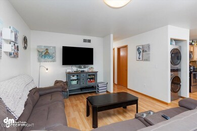 06-2835_Living Room_KI_014