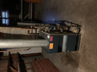 96 Kirk Dr, Springfield, MA 01109 - photo 4