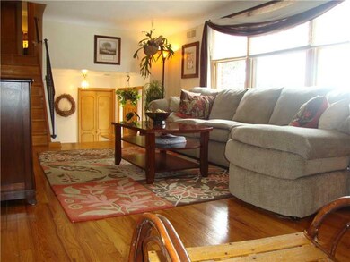 Living Room. Window Light Galore, Neutral Dcor, Co