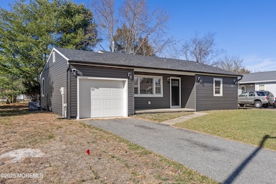 18 Bolingbroke Dr, Toms River, NJ 08757 - photo 6