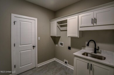 IMG_6711_3_4_5_Interior