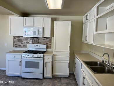 7952 Monterrey Dr, El Paso, TX 79915 - photo 7