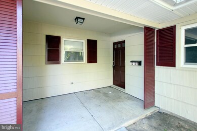 12102 Mackell Ln, Bowie, MD 20715 - photo 2