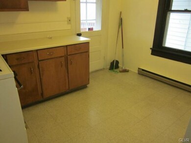 226 N 16th St unit 2, Allentown, PA 18102 - photo 2