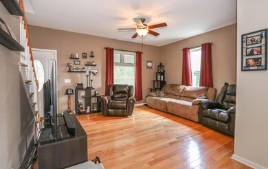 634 Lehigh Gap St, Walnutport, PA 18088 - photo 6