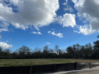 213 E Heritage Dr, Friendswood, TX 77546 - photo 2