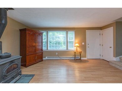 81 Oakridge Dr unit 81, Londonderry, NH 03053 - photo 6