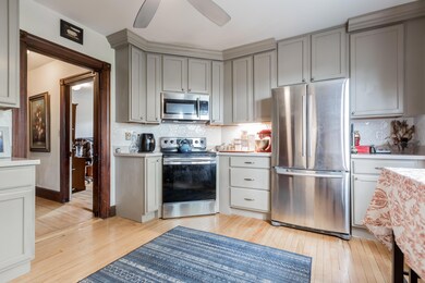 9 Matthews St unit 3, Portland, ME 04103 - photo 2