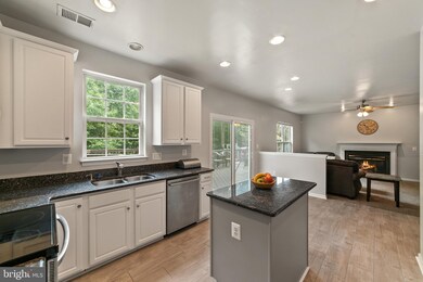 12019 Vantage Point Ct, Bristow, VA 20136 - photo 2