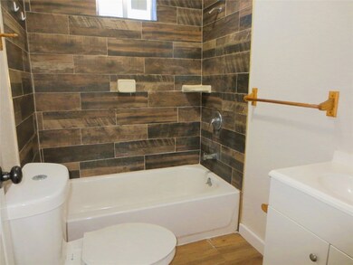 2722 Parker Rd unit 3, Houston, TX 77093 - photo 5