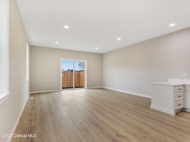 120 SW Alder Ct, Warrenton, OR 97146 - photo 6