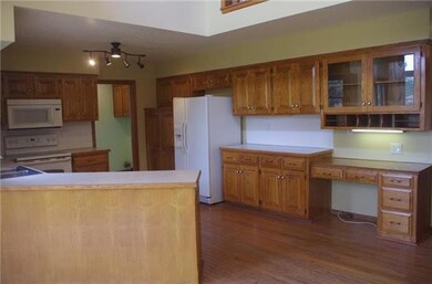 7723 Twilight Ln, Shawnee, KS 66217 - photo 4