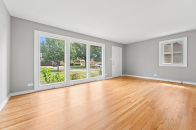 458 N Oak St, Elmhurst, IL 60126 - photo 5