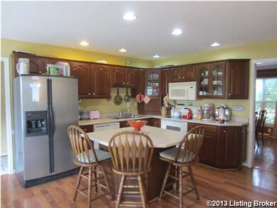 8917 Fox Chase Place, Louisville, KY 40228 - photo 6