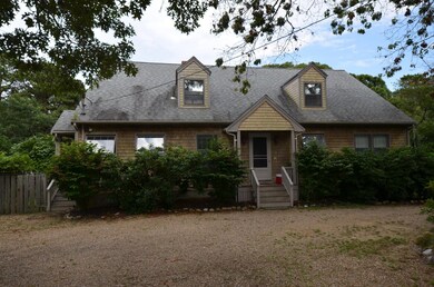 239 Massachusetts Ave, Oak Bluffs, MA 02557 - photo 3