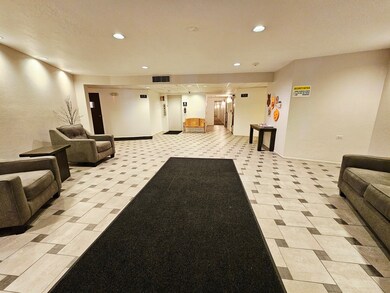 1550 Sandpebble Dr unit 210, Wheeling, IL 60090 - photo 2