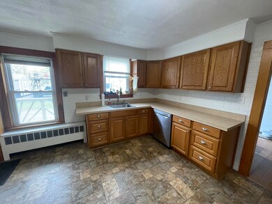 146 Lincoln St, Bangor, ME 04401 - photo 4