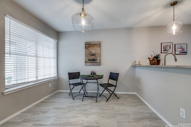 10052 Woodtrail, San Antonio, TX 78250 - photo 5