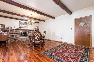 F Minerva Ave036