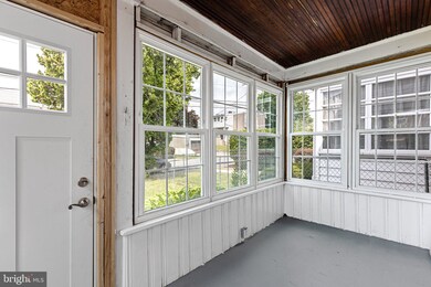 303 W 32nd St, Wilmington, DE 19802 - photo 2