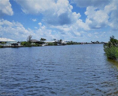 263 ft canal width