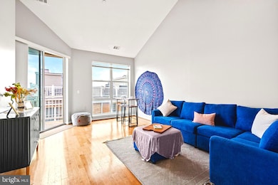 23 Pierside Dr unit 410, Baltimore, MD 21230 - photo 2