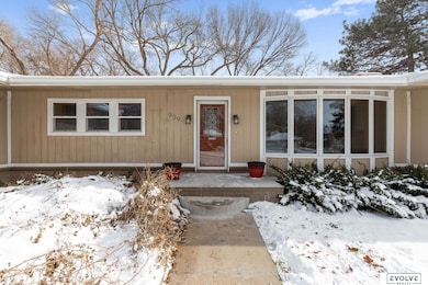 939 S 89th St, Omaha, NE 68114 - photo 6