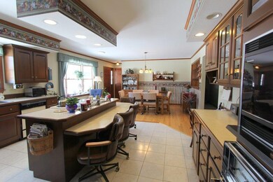 Large, open-concept kitchen/dining