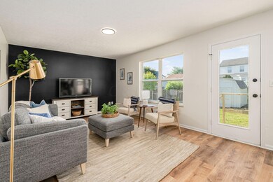 019_W 6646 Cloverlawn Cir-034