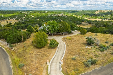 101 N Crestline, Kerrville, TX 78028 - photo 2