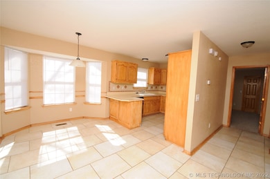 1305 W Twin Oaks St, Broken Arrow, OK 74011 - photo 5