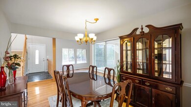 11609 Maddox Ct, North Potomac, MD 20878 - photo 7