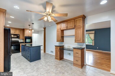 7 Mamopa Ct, Reisterstown, MD 21136 - photo 4