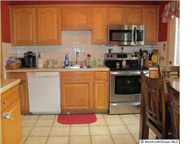 21 Peach Blossom Ln, Middletown, NJ 07748 - photo 3