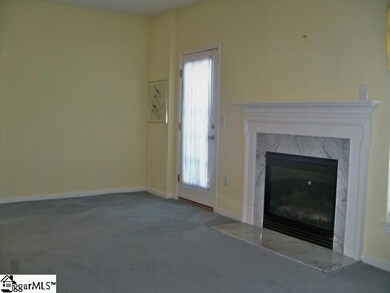 With access to the rear courtyard.