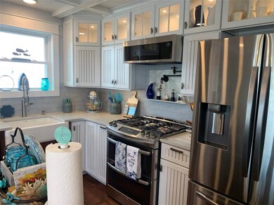 108 11th St N unit Top Floor, Brigantine, NJ 08203 - photo 4